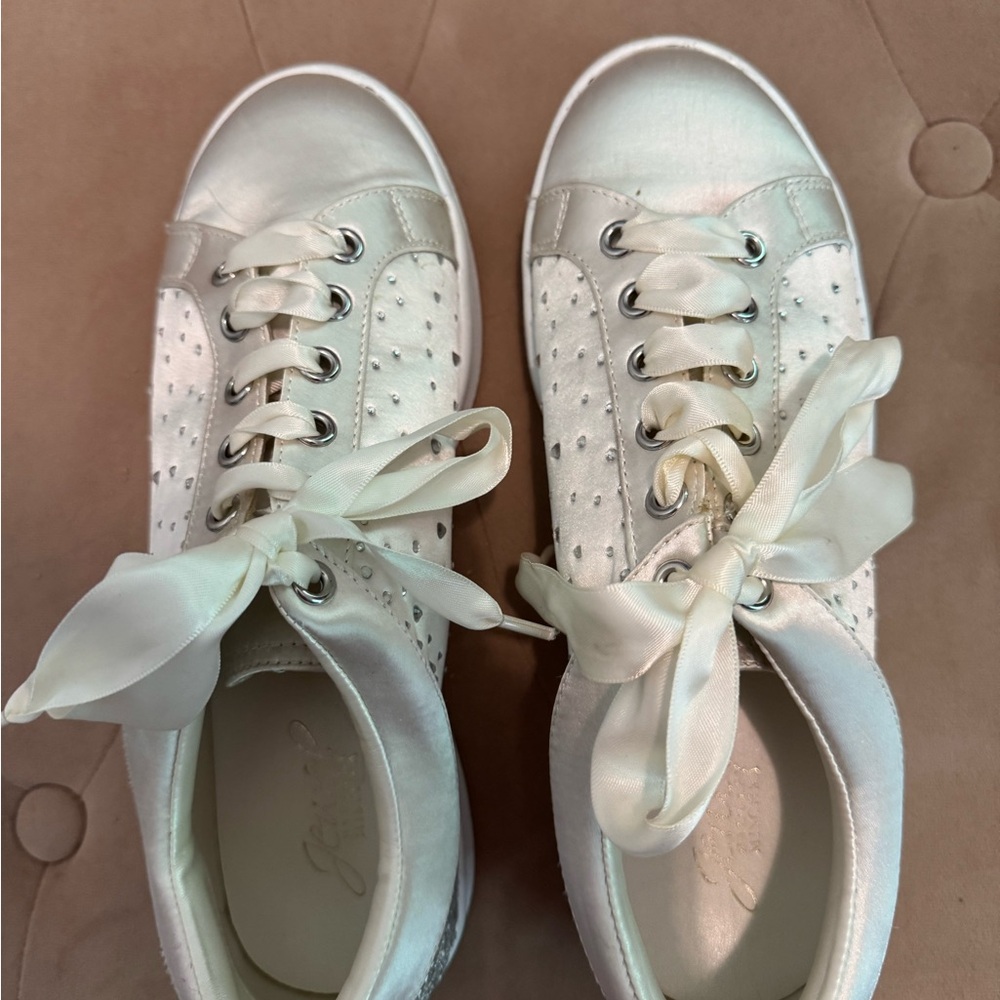 Jewel by Badgely Mischa fun  Cream Women's Sneakers